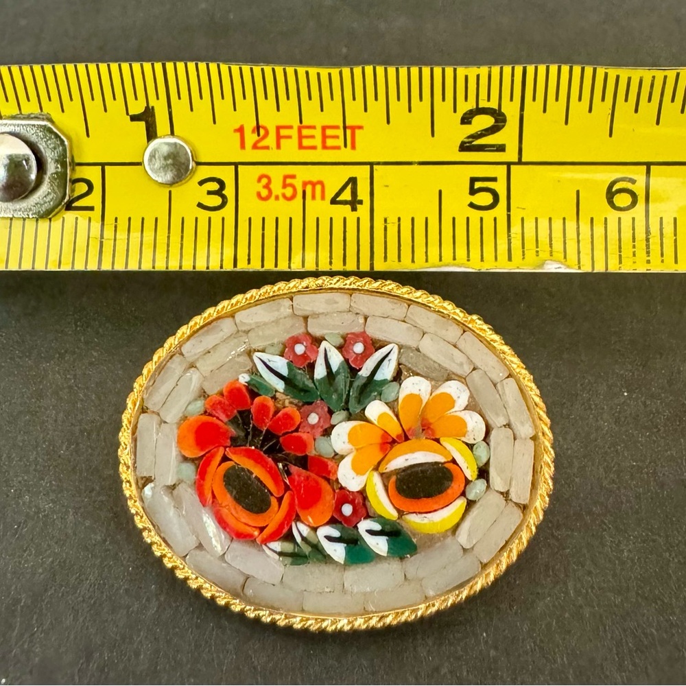 Floral Micro-Mosaic Oval Brooch in Multicolor and Gold - Picture 3 of 3